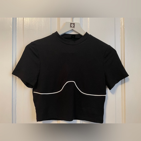 2 for $6 Mock neck crop top - Picture 1 of 4